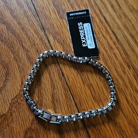 Express Edgy Contemporary Modern Silver-Tone Rolo Chain Link Bracelet - Picture 1 of 7